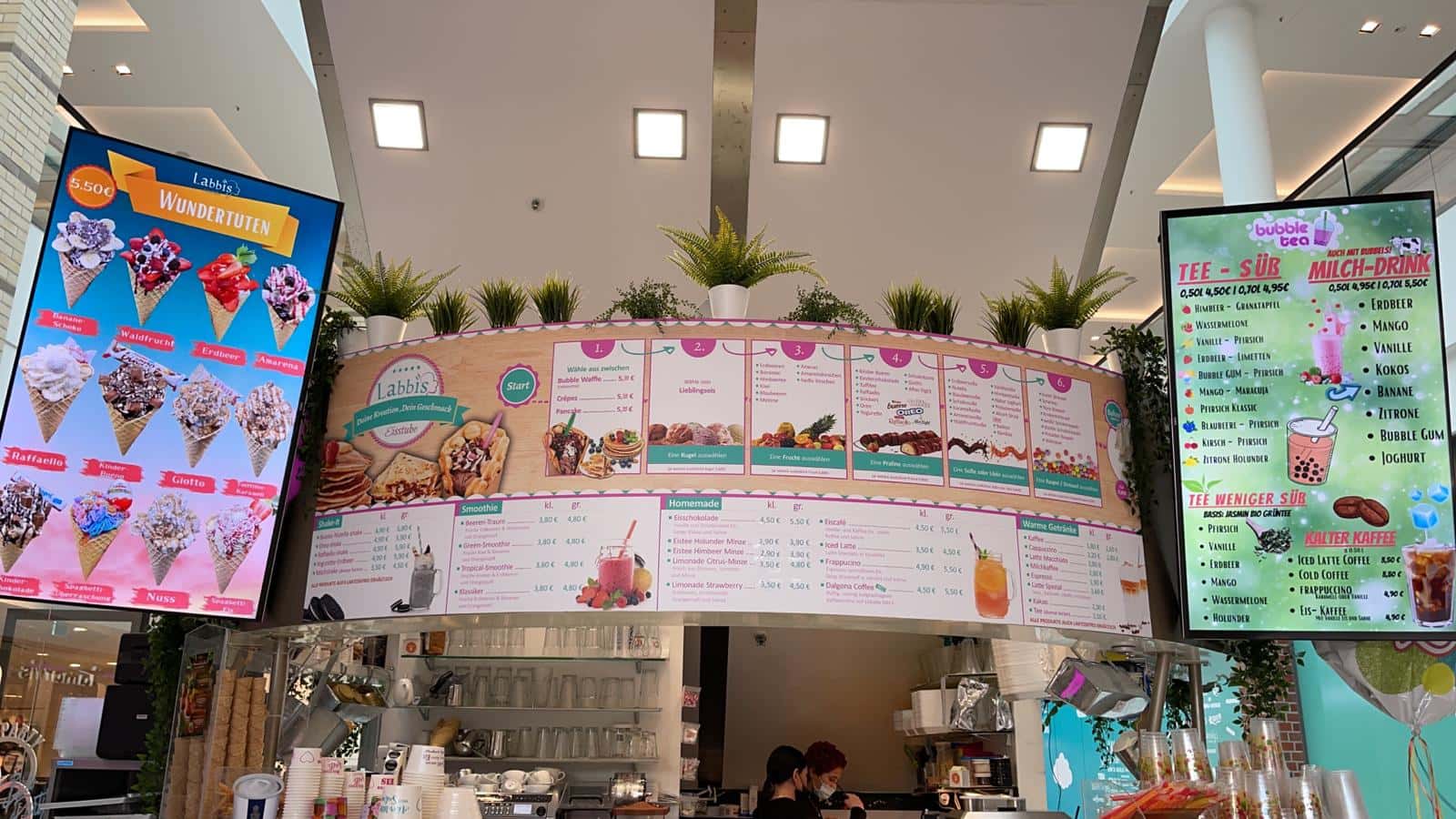 Ice cream parlour menu board managed with easyCMS